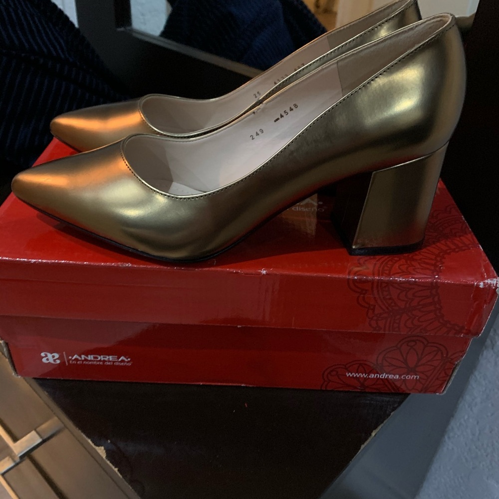 Med heels - Picture 3 of 3